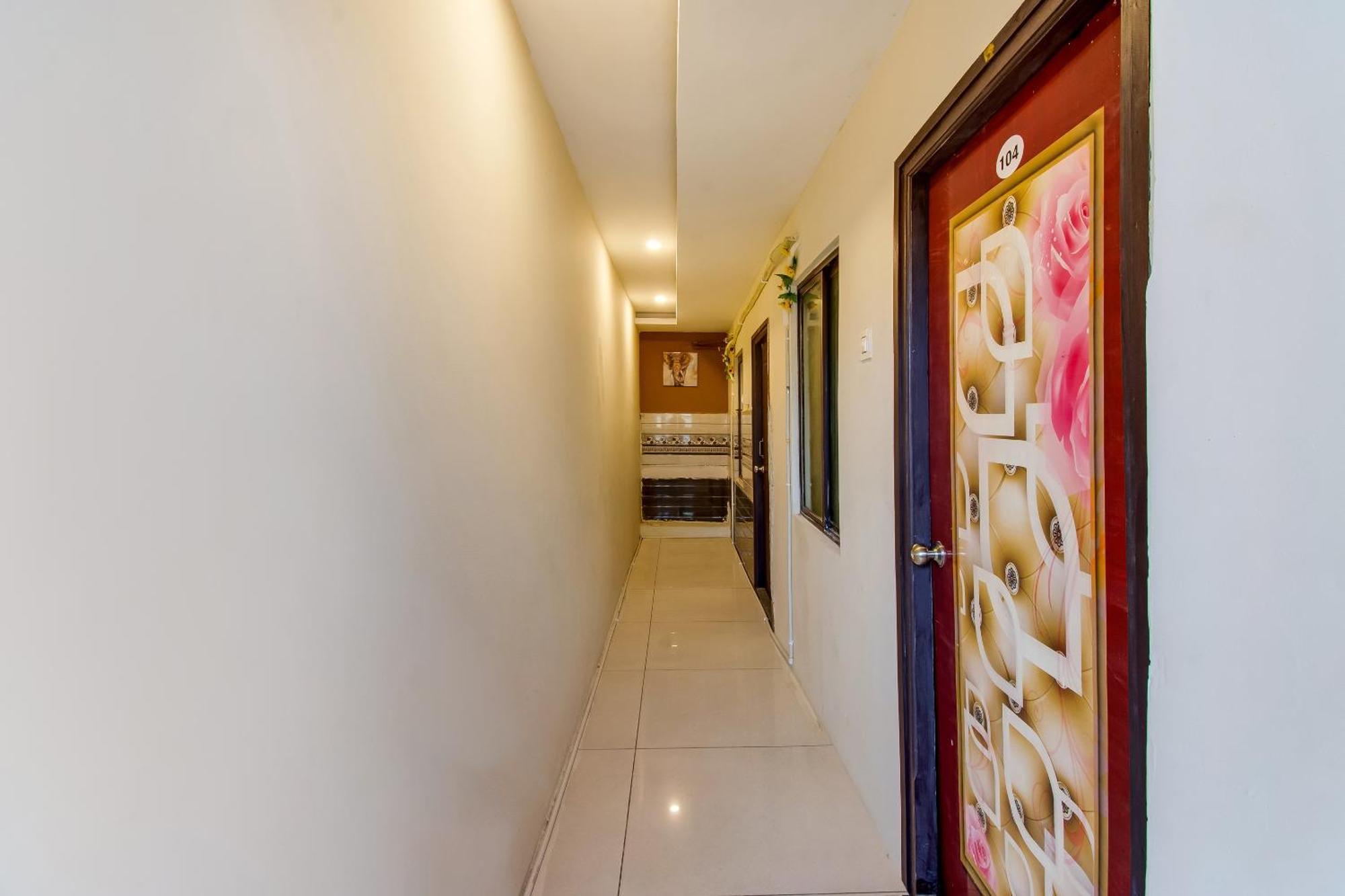 Oyo Akshaya Nest Hotel Vijayawada Bagian luar foto