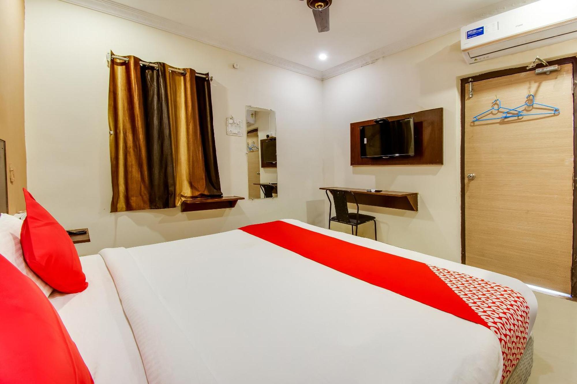 Oyo Akshaya Nest Hotel Vijayawada Bagian luar foto