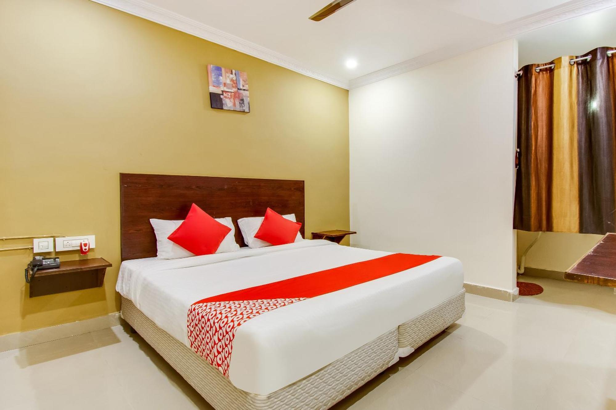 Oyo Akshaya Nest Hotel Vijayawada Bagian luar foto