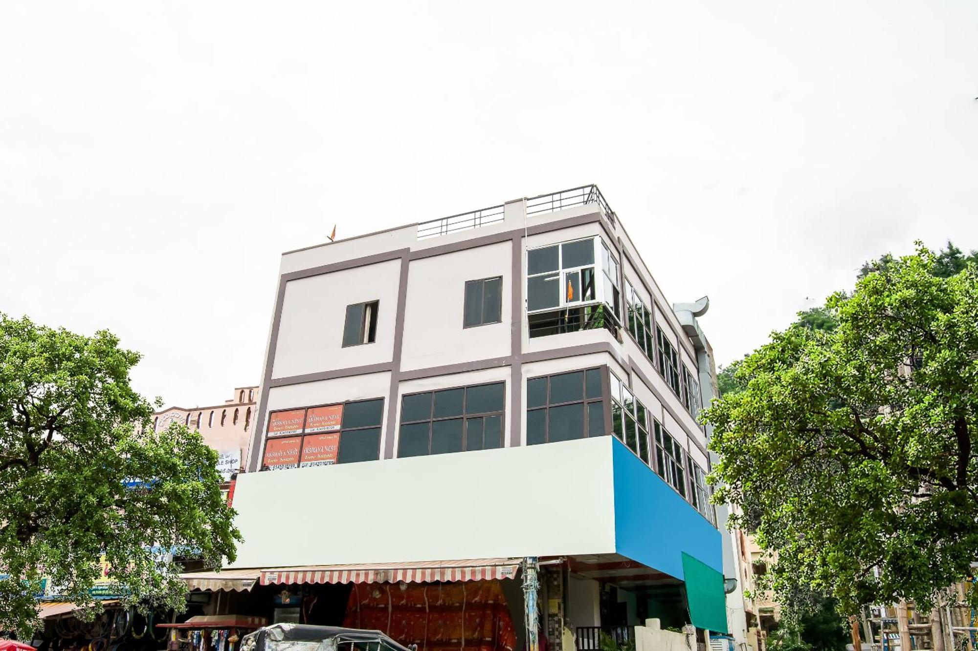 Oyo Akshaya Nest Hotel Vijayawada Bagian luar foto